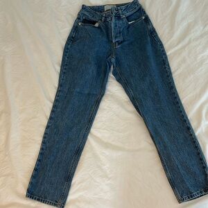 Everlane - The Curvy ‘90s Cheeky Straight Jean